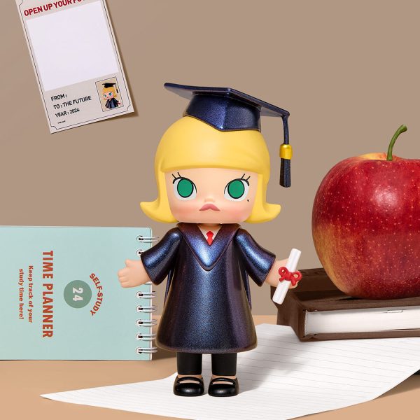 POP MART MOLLY Happy Graduation 100% Figurine - Image 2