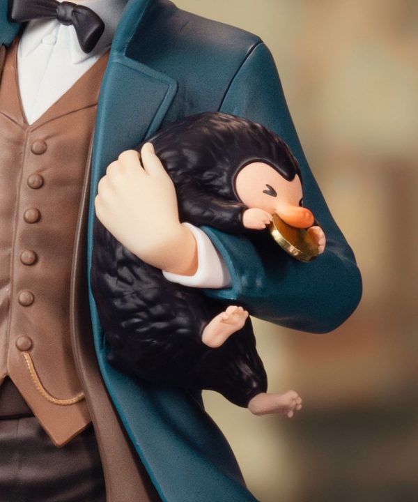 POP MART Fantastic Beasts Wizard-s Legacy Figurine - Newt Scamander - Image 4