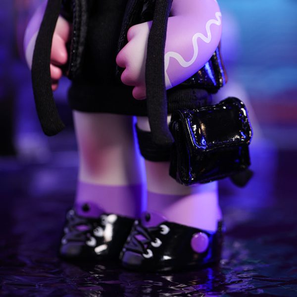 POP MART SKULLPANDA OOTD Glaring 200% Figurine - Image 4