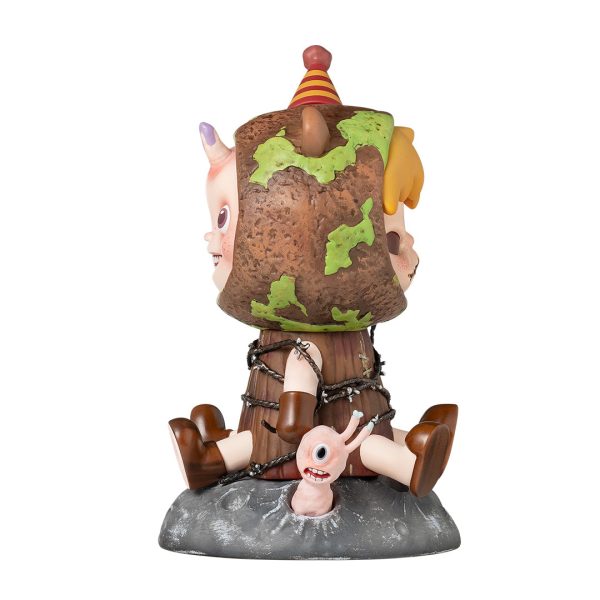 POP MART Hirono x Polar Symbiosis 100% Figurine - Image 4