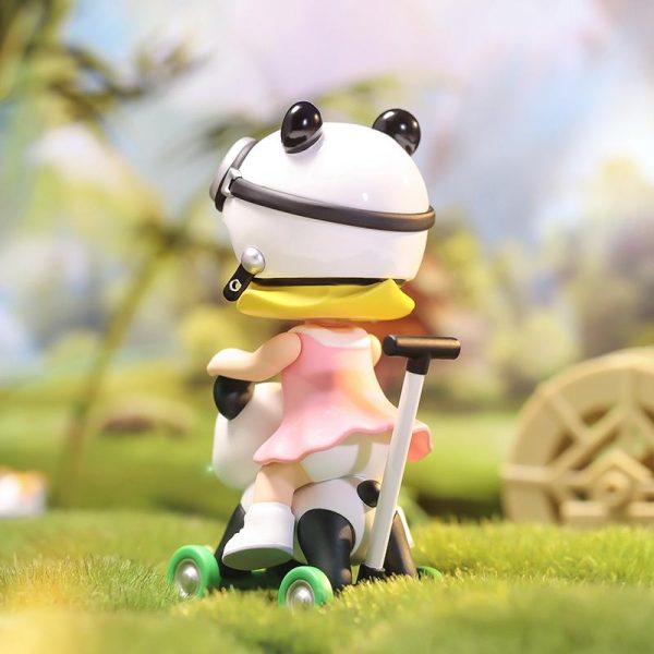 POP MART MOLLY Panda 100% Figurine - Image 4