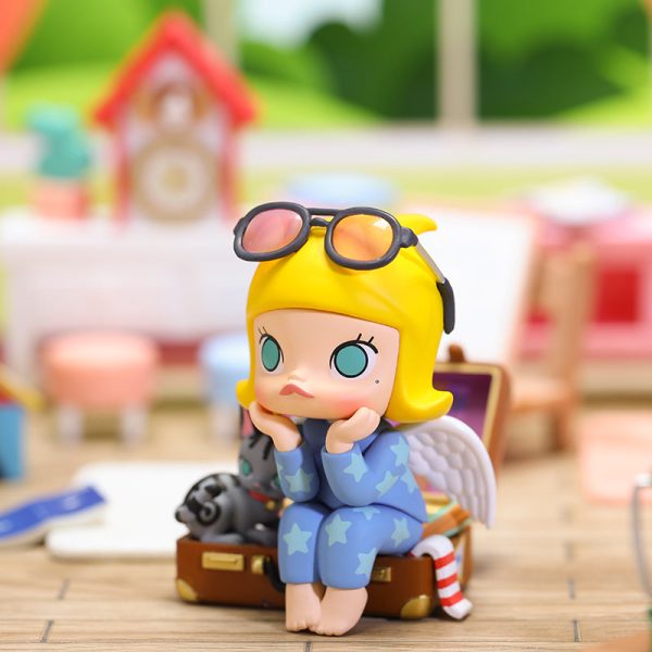 POP MART MOLLY Keen On Travelling 100% Figurine - Image 3